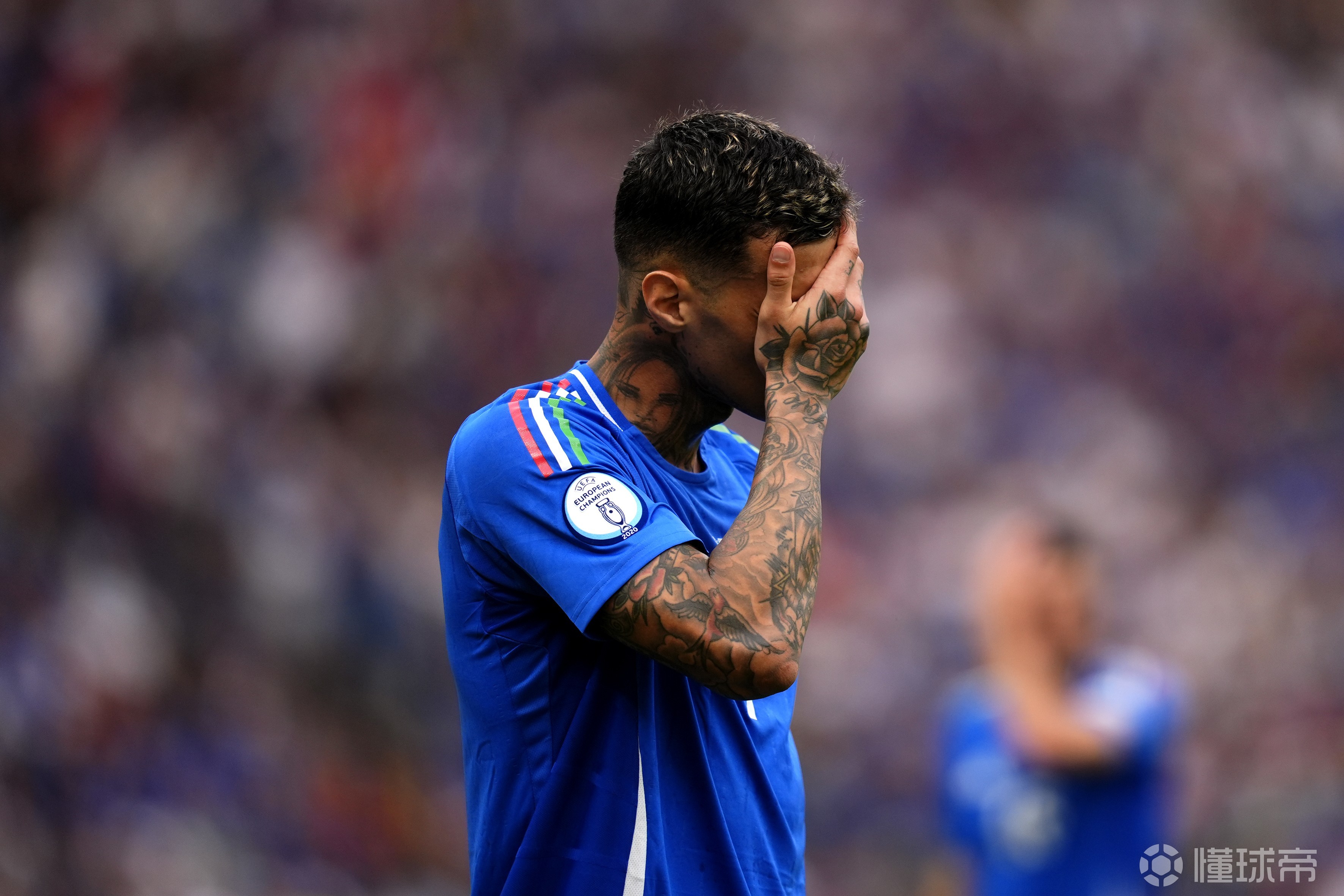 开云体育官网-意大利女足队员突破重重困难，冲向胜利的简单介绍