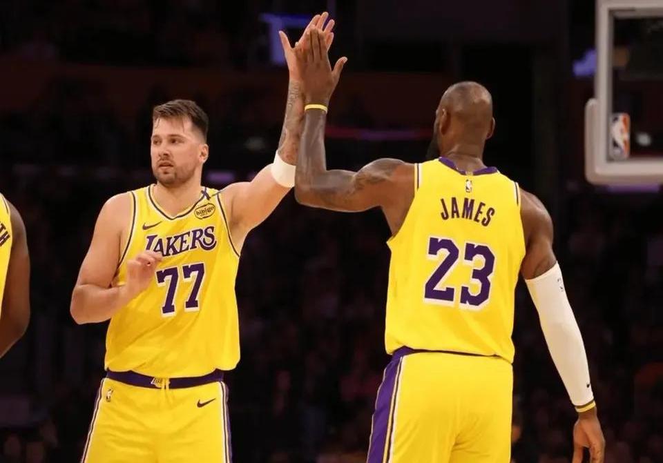 开云体育app下载-湖人队阵容调整，球队战术或将更改