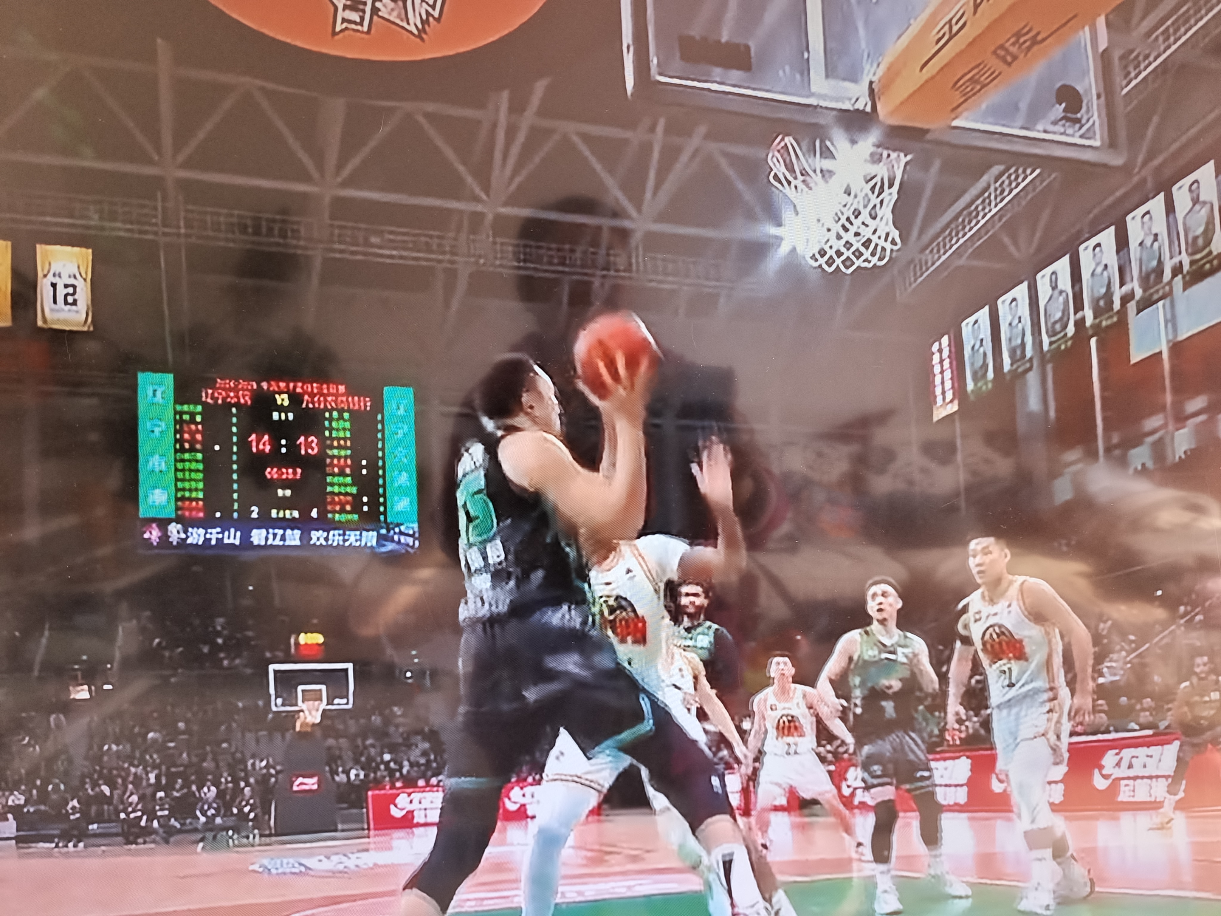 包含辽宁男篮终结不败纪录，势不能抗击的词条