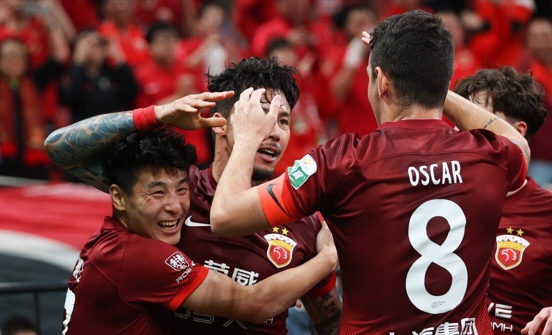 包含上港主场取得胜利，实力稳坐次席的词条