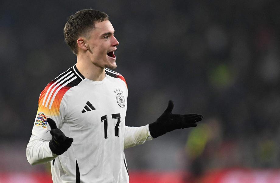 荷兰国家队晋级欧国联八强实现小组全胜的简单介绍