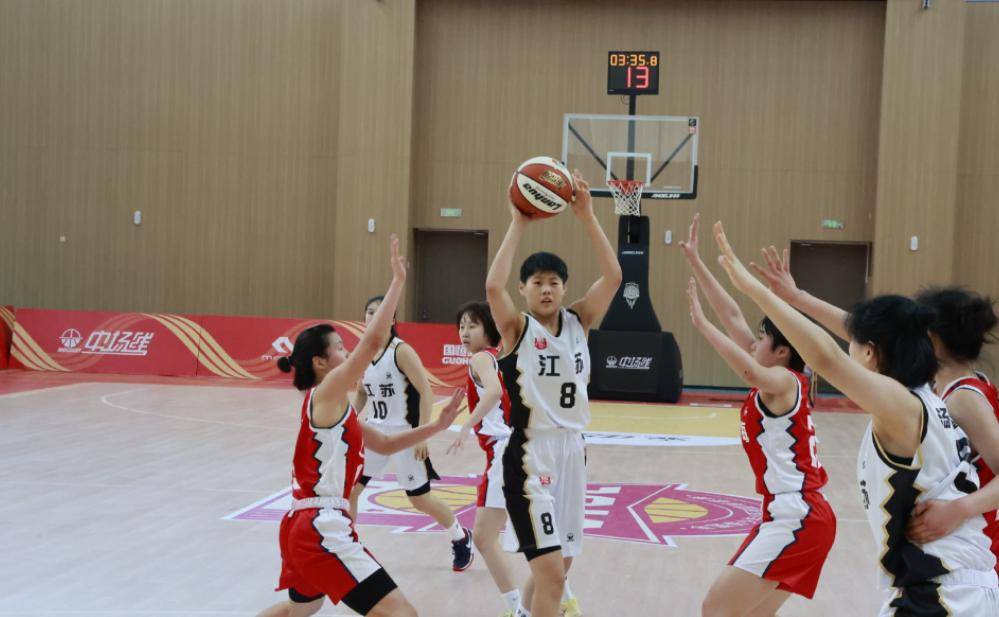 包含俄罗斯女篮破纪录夺冠，队伍表现让人赞叹的词条