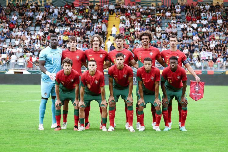 波兰遭遇葡萄牙队逆转，惨败出局