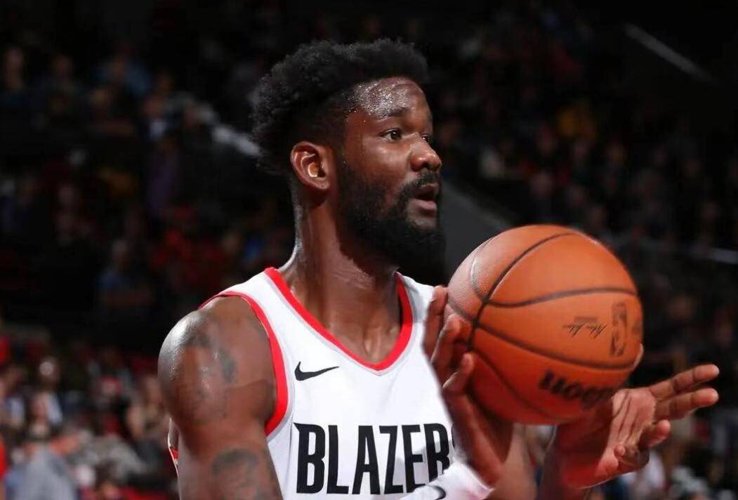 开云体育官网-关于约翰逊倾尽所能！率领开拓者奇袭暂时暂停连败的信息