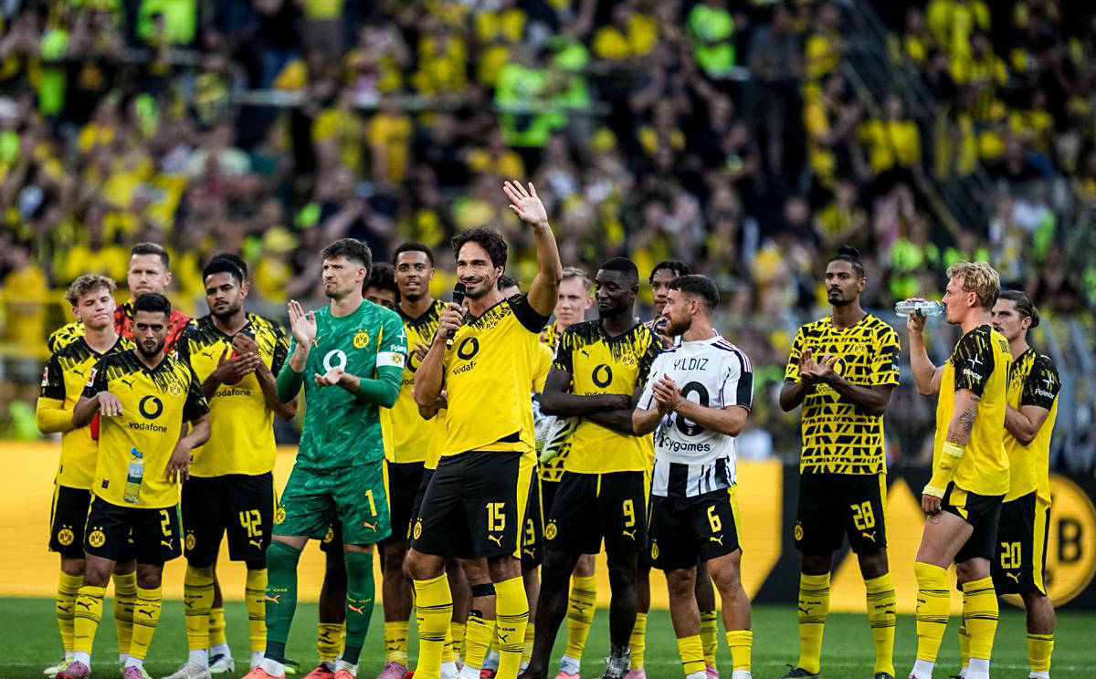 多特蒙德在主场战胜对手，夺得胜利