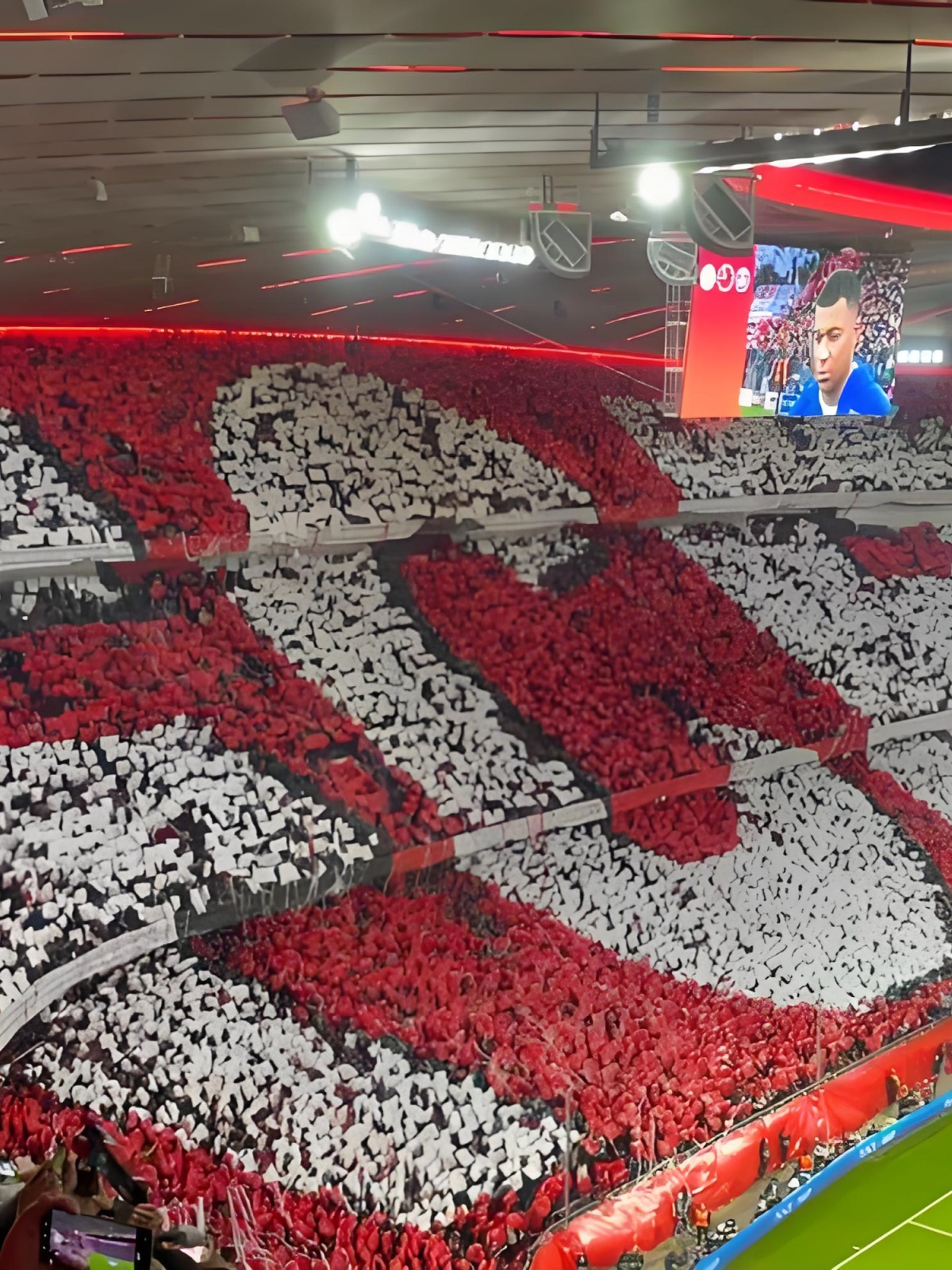 巴塞逆袭拜仁，晋级欧冠半决赛