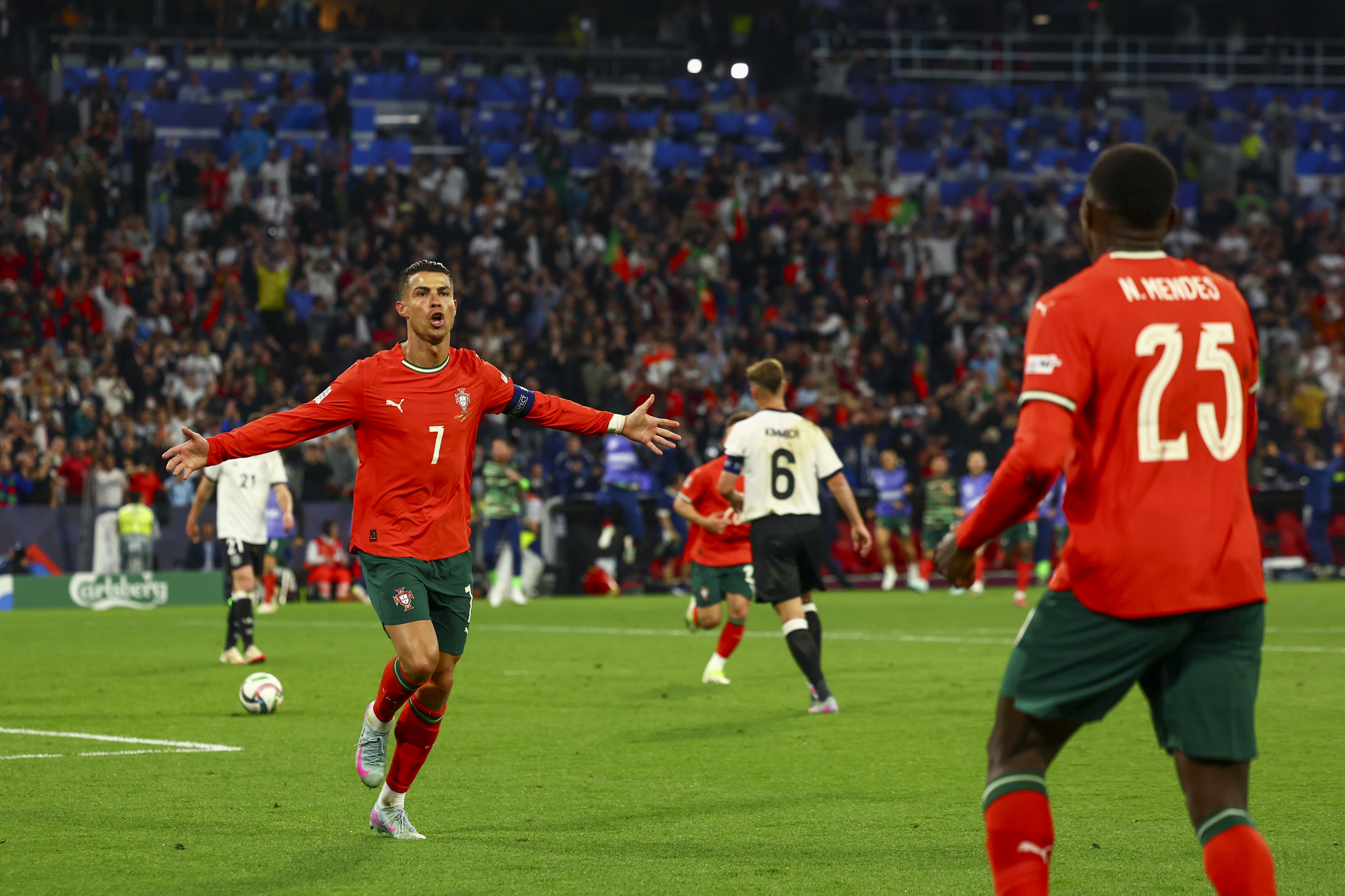 关于欧国联小组赛开启，顶尖球队时隔多年再战的信息