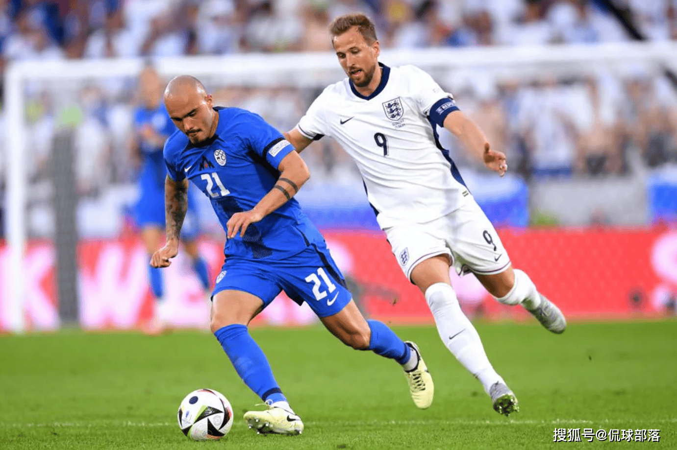 包含俄罗斯队险胜克罗地亚，扩大欧洲杯资格的词条