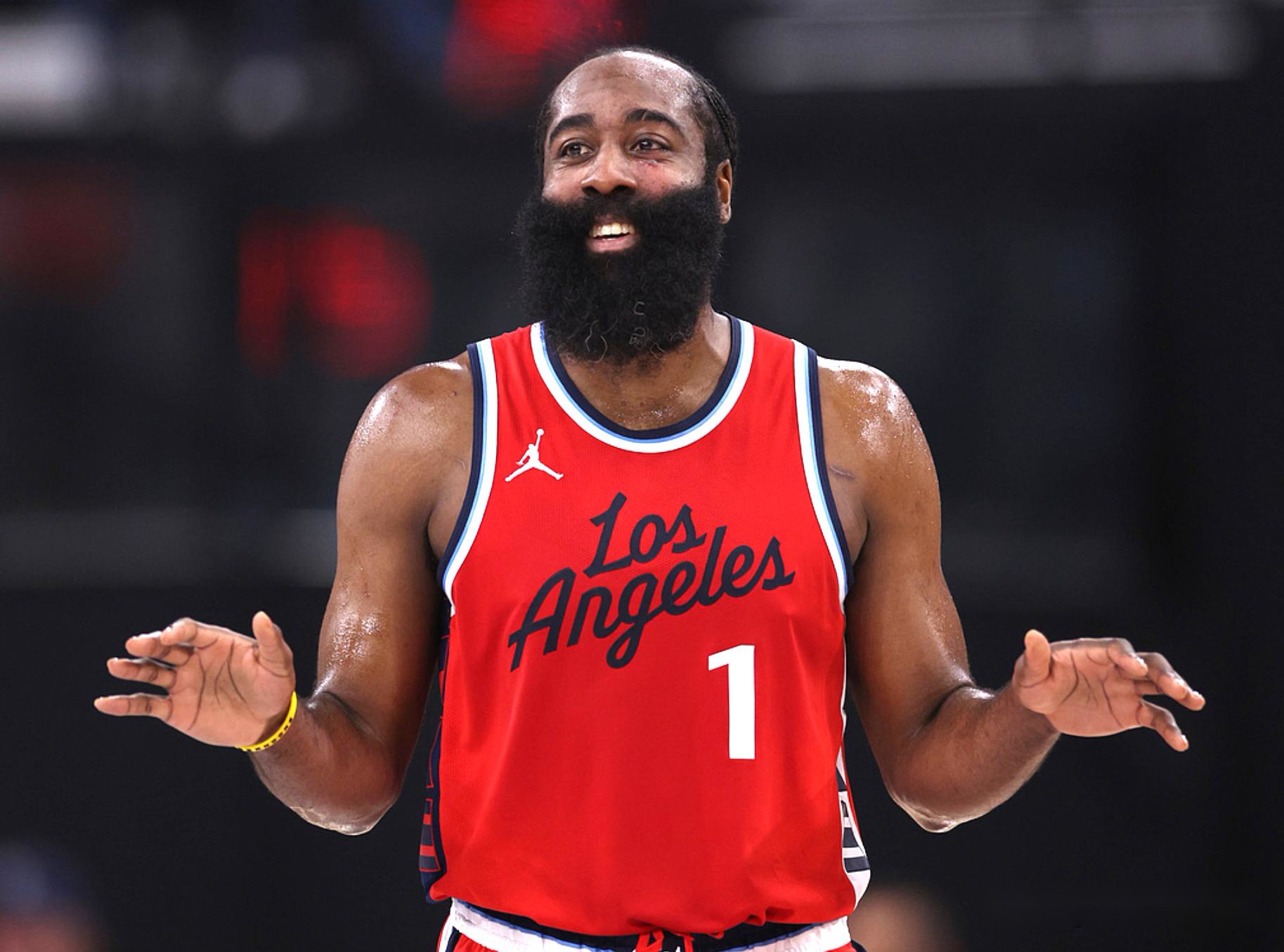 哈登领导一支外国篮球队获得胜利 哈登领导一支外国篮球队获得胜利