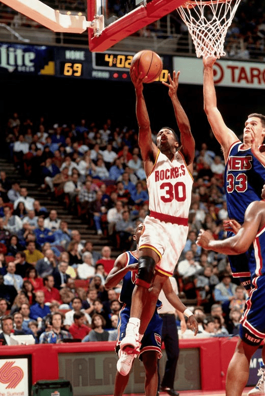 雄狼名宿回归助阵,为球队注入战斗精神 雄狼名宿回归助阵,为球队注入战斗精神