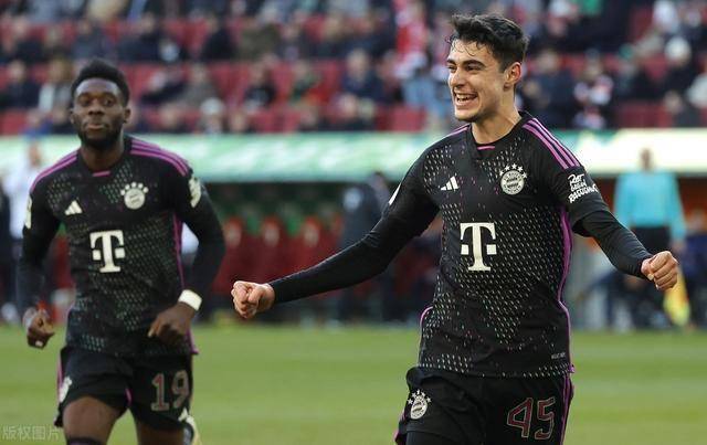 拜仁慕尼黑再次夺得德甲冠军,并锁定双冠王 拜仁慕尼黑再次夺得德甲冠军,并锁定双冠王