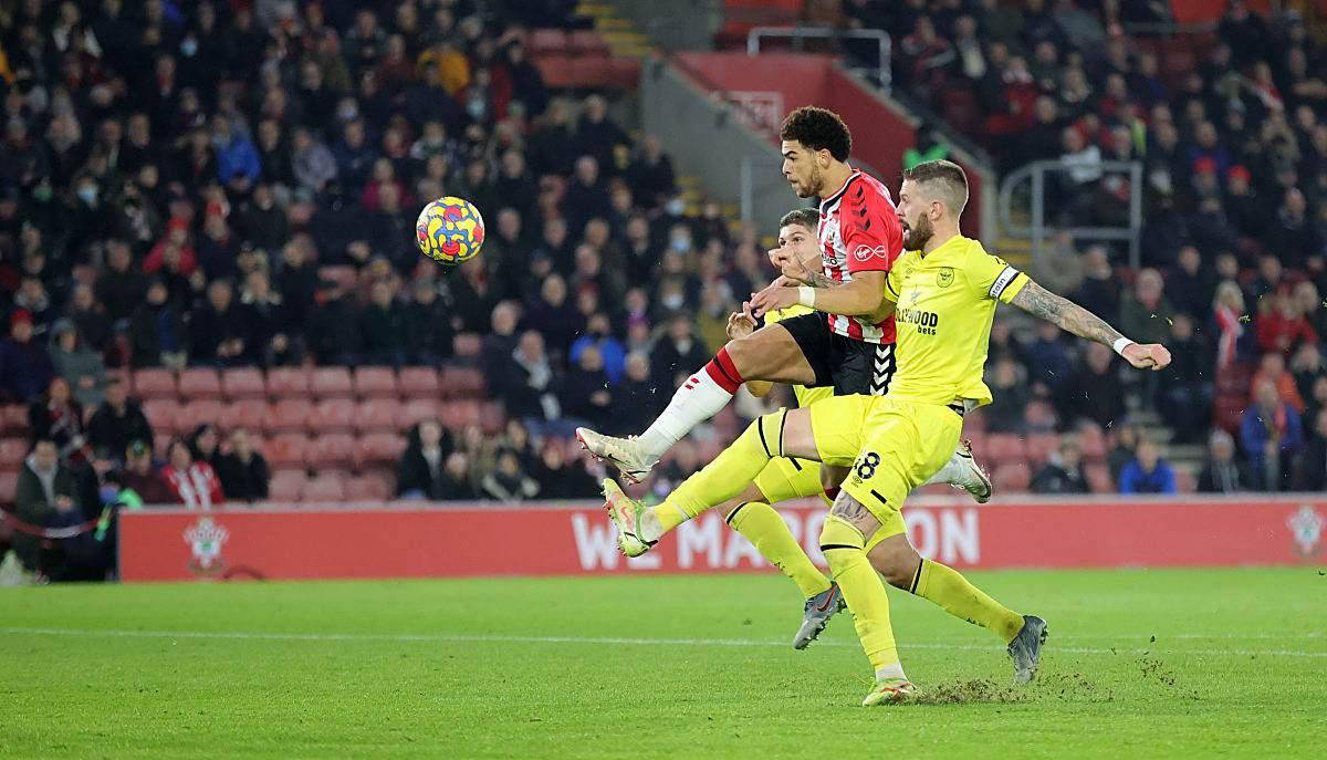 布伦特福德主场胜出,实现连胜效应 布伦特福德主场胜出,实现连胜效应