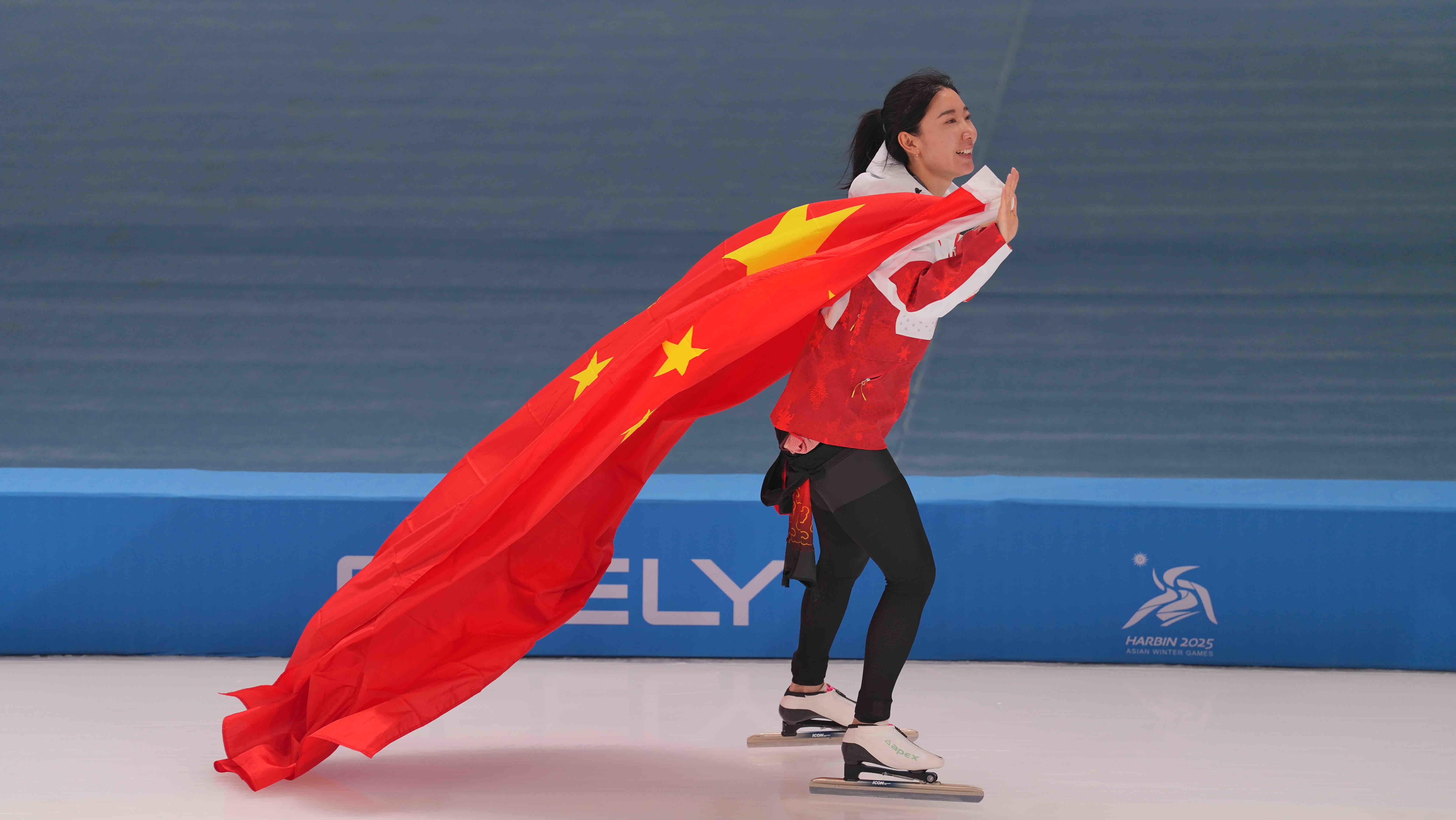 夺冠头衔：轮滑选手夺得冠军的简单介绍